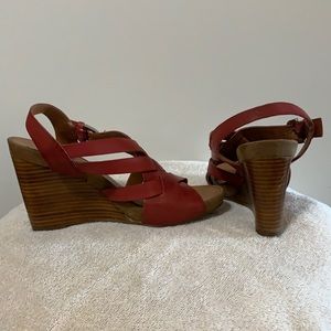 Red leather wedges